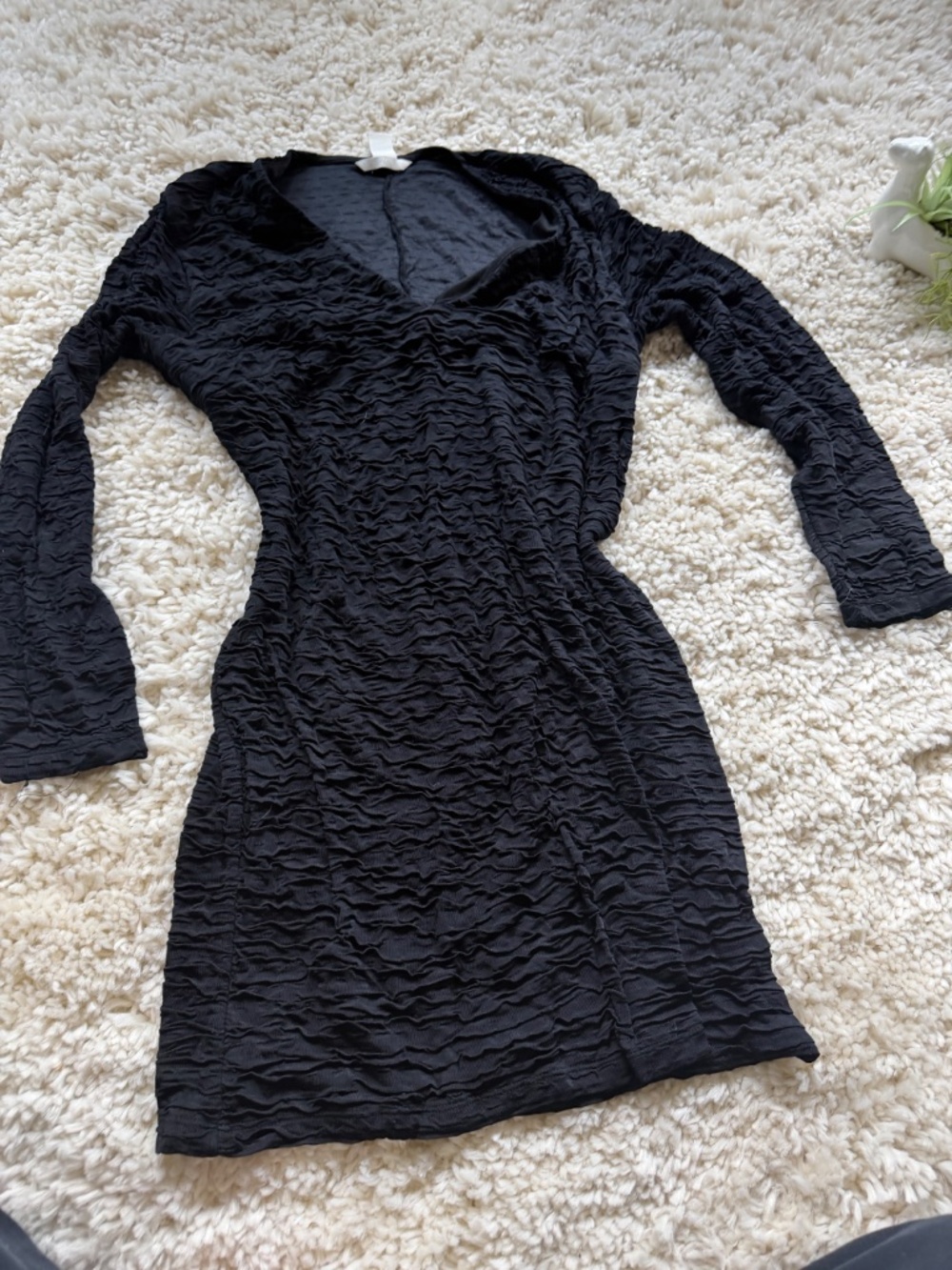 Slim-fitting mini H&M Black Textured evening going out date V-Neck Long-Sleeve M - Picture 2 of 7